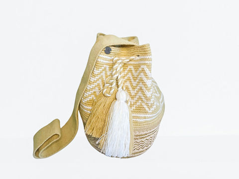 Akuaippa Wayuu Crossbody Bag with Design